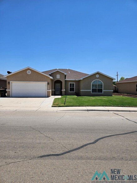 1927 Leanne Dr, Carlsbad, NM 88220