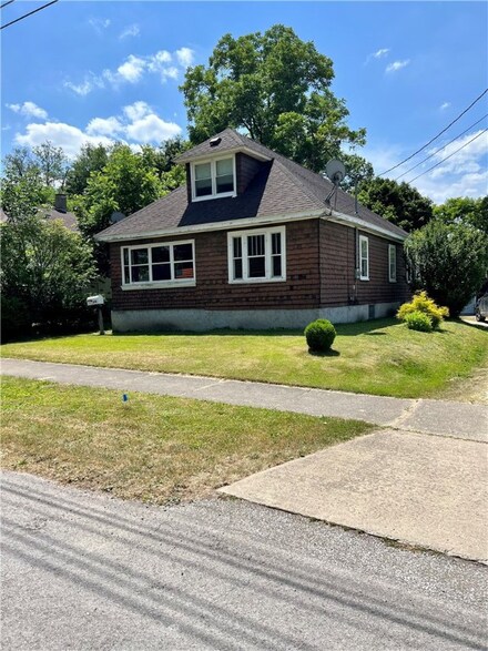 253 Marion St, Corry, PA 16407