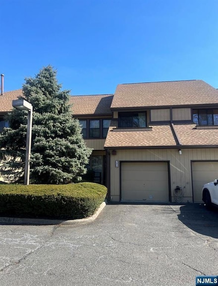 204 River Oaks Dr, Rutherford, NJ 07070