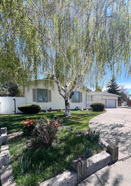 2063 Laura Cir, Twin Falls, ID 83301