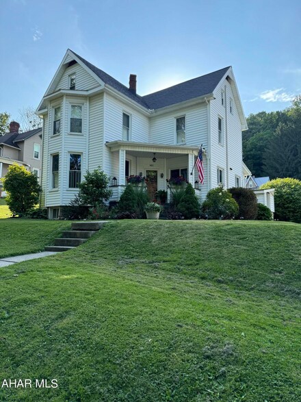 901 Jefferson Ave, Tyrone, PA 16686