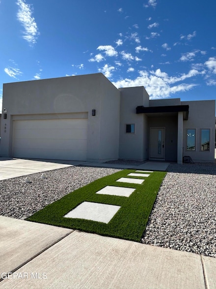 480 Deserts Dr, Socorro, TX 79927