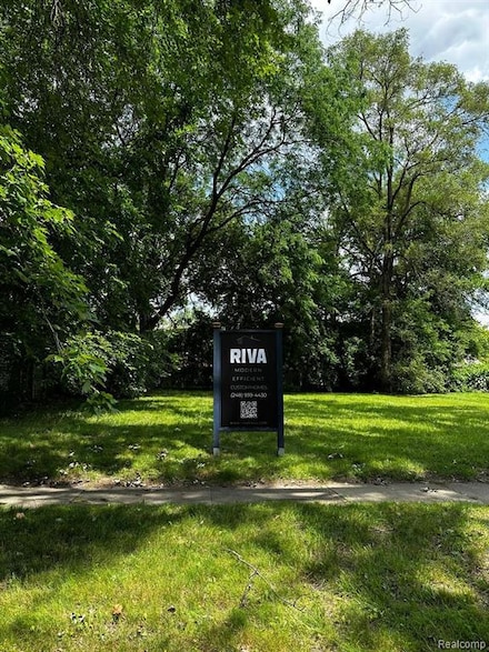 338 W Hayes Ave, Hazel Park, MI 48030