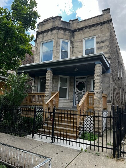 730 N Spaulding Ave, Chicago, IL 60624