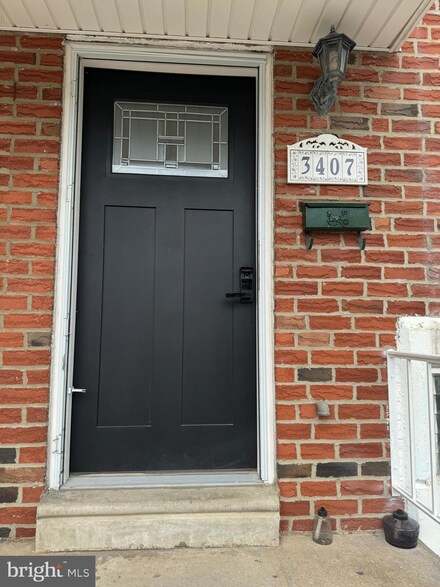 3407 Chalfont Dr, Philadelphia, PA 19154