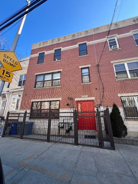 646 Saint Anns Ave, Bronx, NY 10455