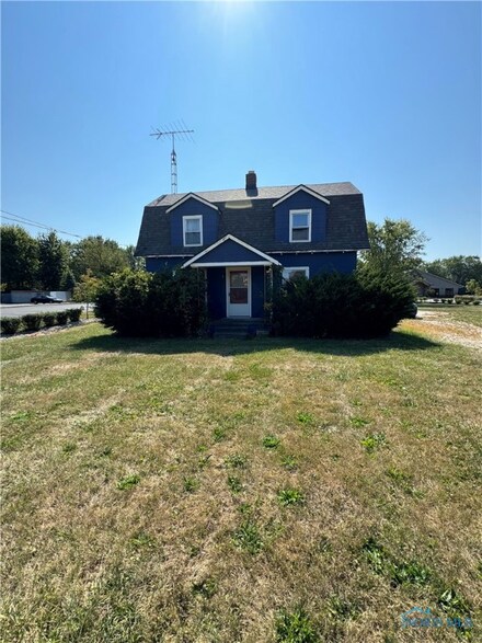 3554 Navarre Ave, Oregon, OH 43616