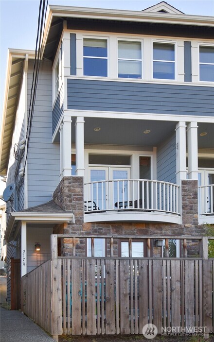 217 24th Ave E Unit A, Seattle, WA 98112