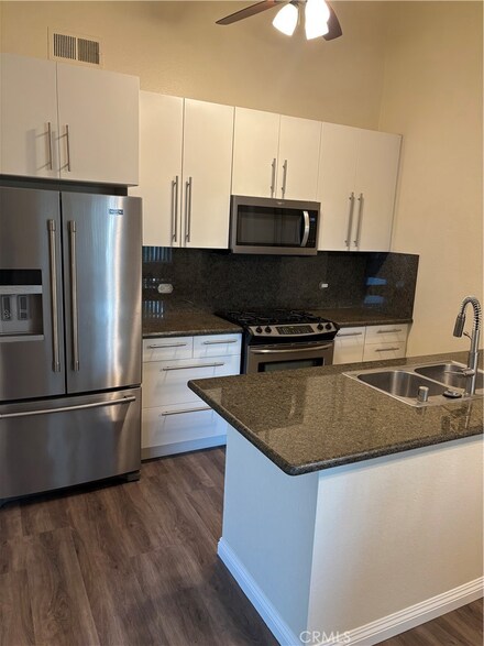15313 Santa Gertrudes Ave Unit L202, La Mirada, CA 90638