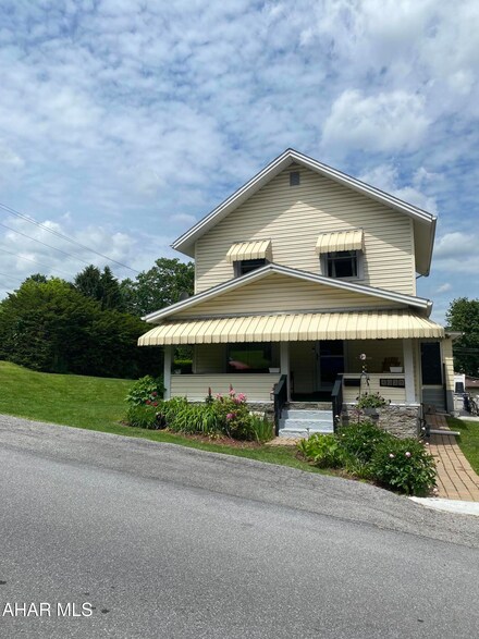 4028 3rd Ave, Altoona, PA 16602