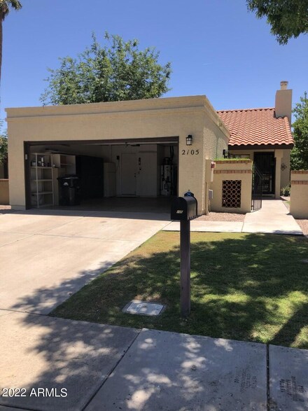 2105 E Farmdale Ave, Mesa, AZ 85204