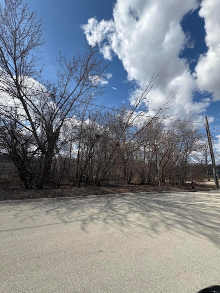 231 Church St, Hartland, WI 53029