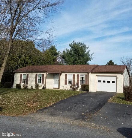 1123 Kessler Dr, Shippensburg, PA 17257