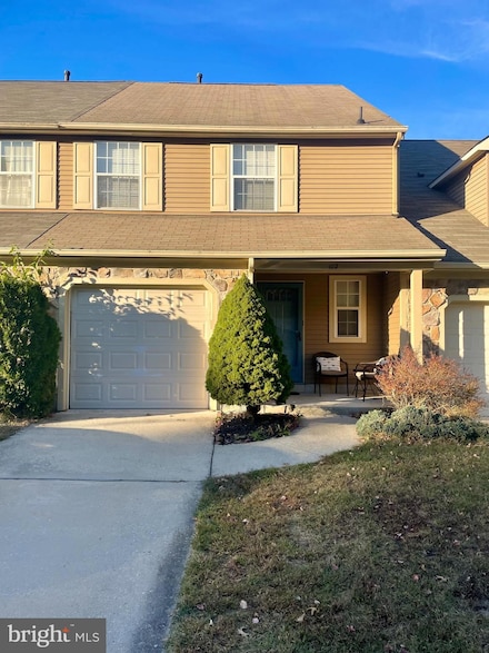 102 Lamplighter Ct, Marlton, NJ 08053