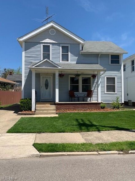 17813 Ingleside Rd, Cleveland, OH 44119