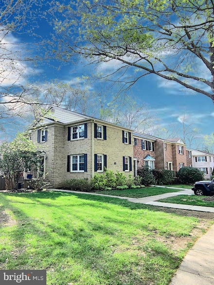 9445 Park Hunt Ct, Springfield, VA 22153