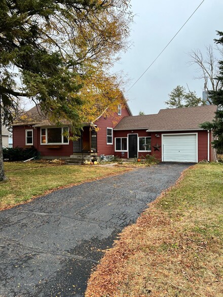 162 2nd Ave W, Alden, MN 56009