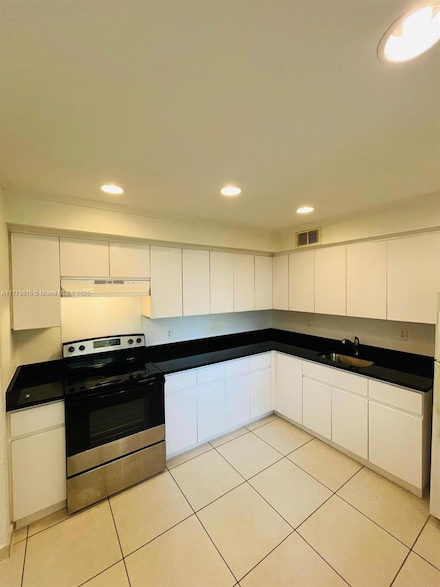 724 NE 4th St Unit 4, Hallandale Beach, FL 33009