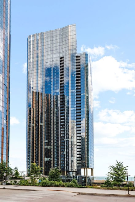 211 N Harbor Dr Unit 4602, Chicago, IL 60601