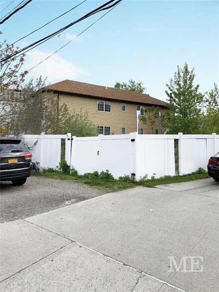 74 Fountain Ave, Brooklyn, NY 11208