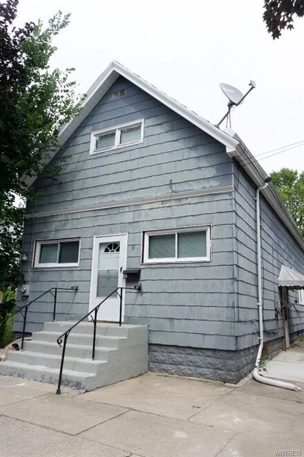 69 Schiller St, Buffalo, NY 14206