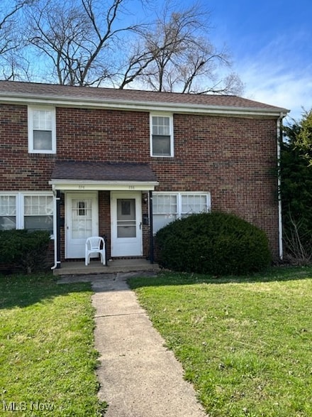 738 West St, Niles, OH 44446