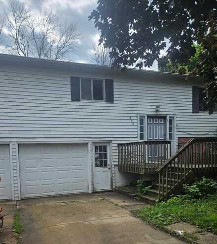 828 Center Ave S, Hayfield, MN 55940