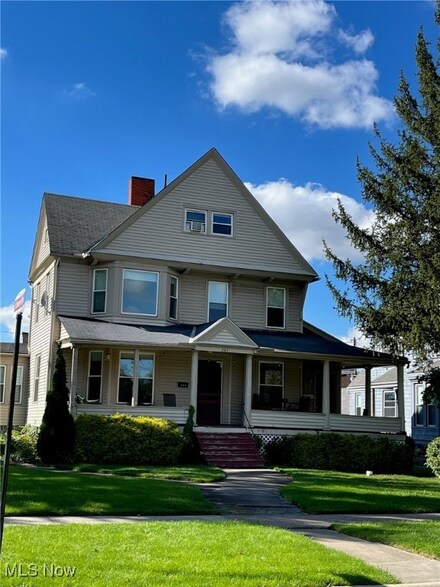 205 Seminary St, Berea, OH 44017