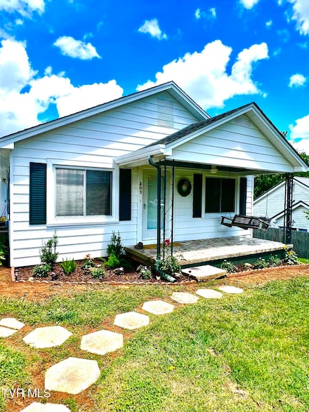 203 Sunrise Dr, Greeneville, TN 37743