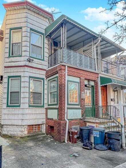 1748 70th St, Brooklyn, NY 11204