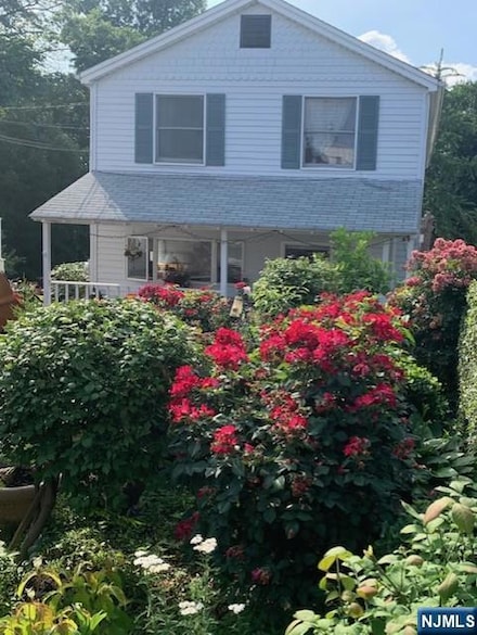 2455 3rd St, Fort Lee, NJ 07024