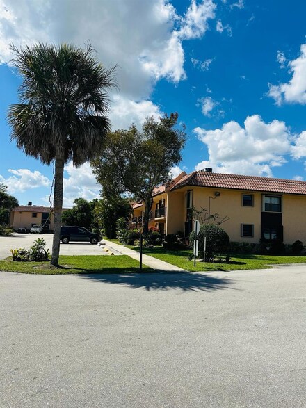 5983 Forest Hill Blvd Unit 202, West Palm Beach, FL 33415