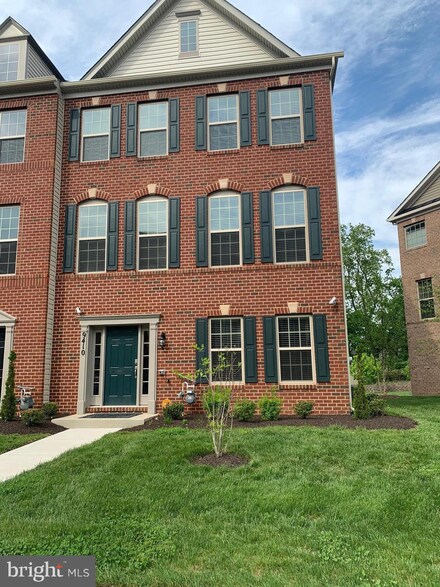 9410 Geaton Park Place, Lanham, MD 20706