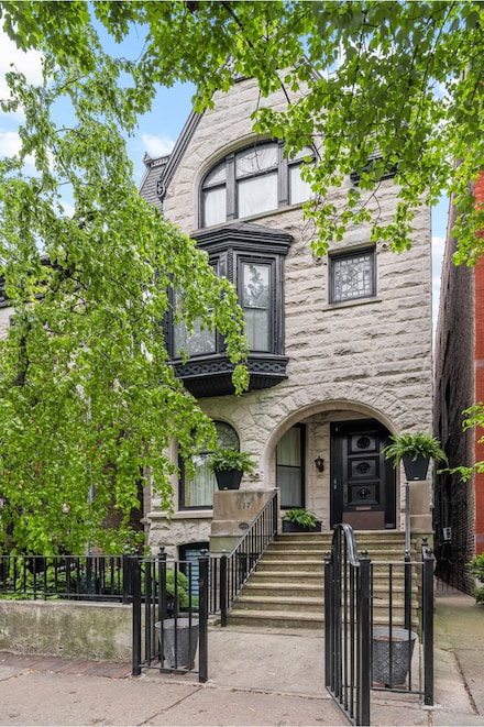 617 W Fullerton Pkwy Unit 1, Chicago, IL 60614