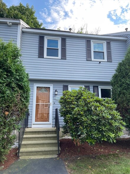 810 Lawrence St Unit C, Lowell, MA 01852