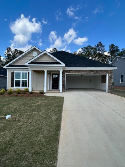7500 Paisley Cir, Graniteville, SC 29829