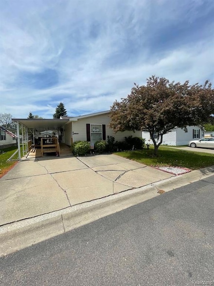 46 Bellwood Dr, Swartz Creek, MI 48473