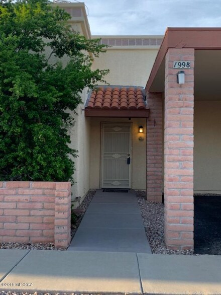1998 W Bramburgh Ct, Tucson, AZ 85713