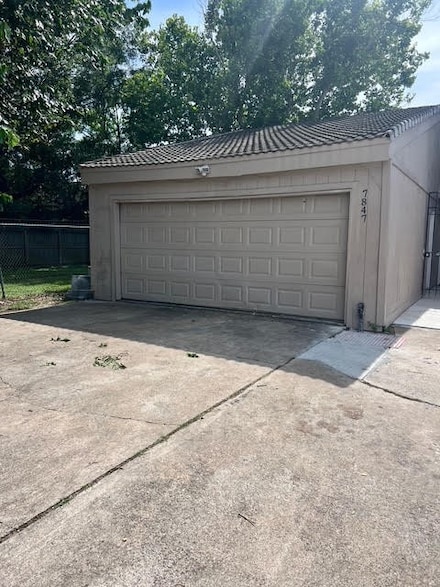 7847 Creekbend Dr, Houston, TX 77071