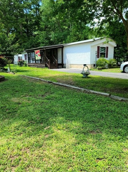 17104 Swift Bluff Ct S, South Chesterfield, VA 23834