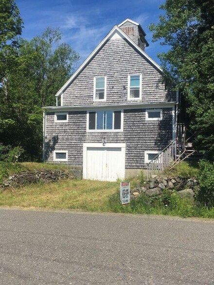 302 N Lubec Rd, Lubec, ME 04652
