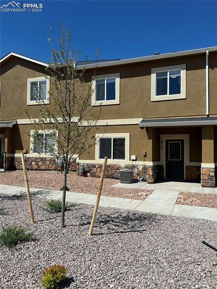 1815 Belton Heights, Colorado Springs, CO 80951
