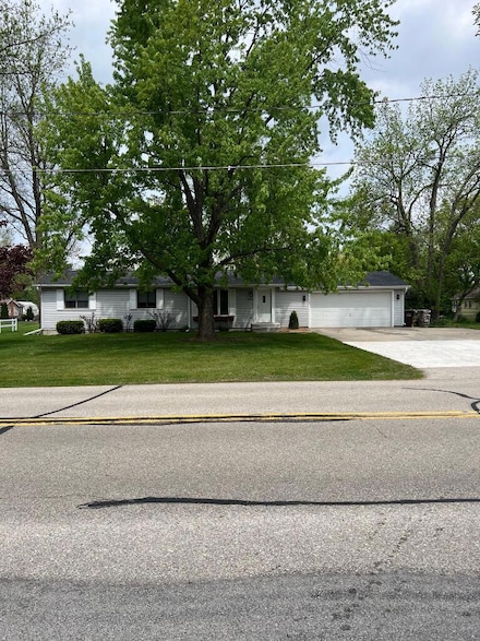 W1008 Pell Lake Dr, Genoa City, WI 53128