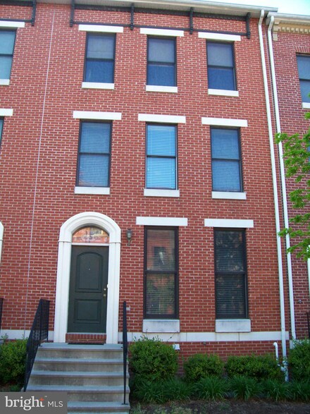 256 Robert St, Baltimore, MD 21217