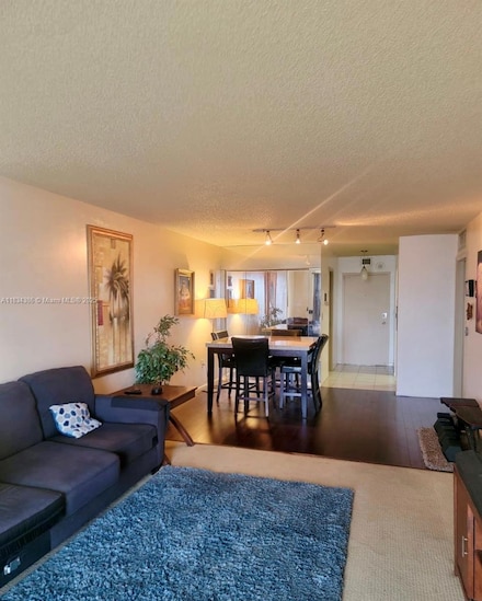 1470 NE 125th Terrace Unit 814, North Miami, FL 33161