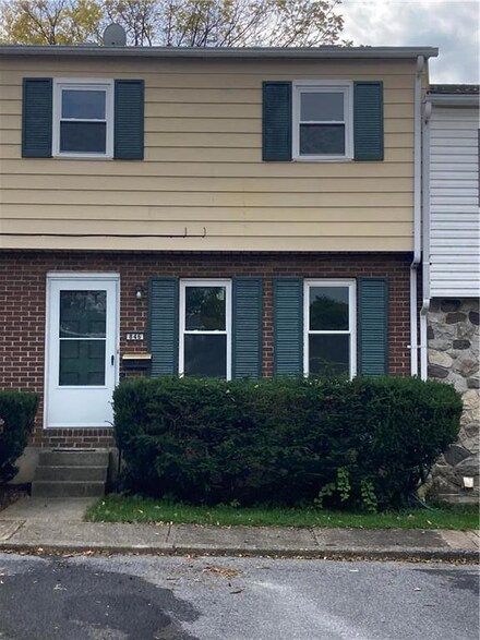 846 Fernhill Ln, Whitehall, PA 18052
