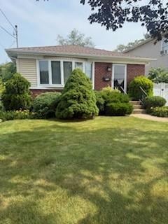 253 N Delaware Ave, Massapequa, NY 11758