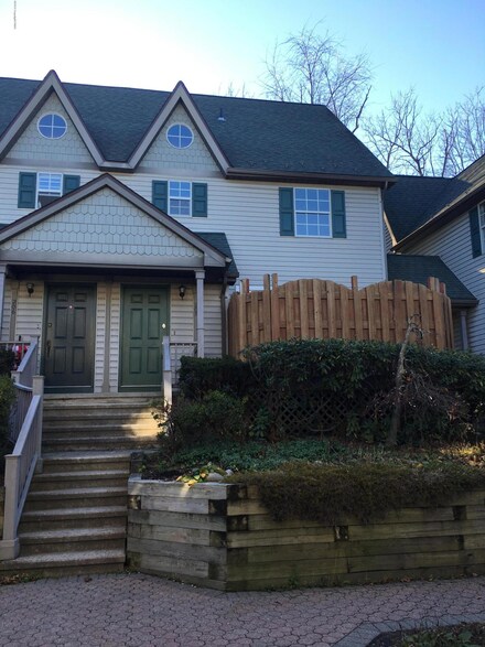 205 Walnut Grove Rd, East Stroudsburg, PA 18301
