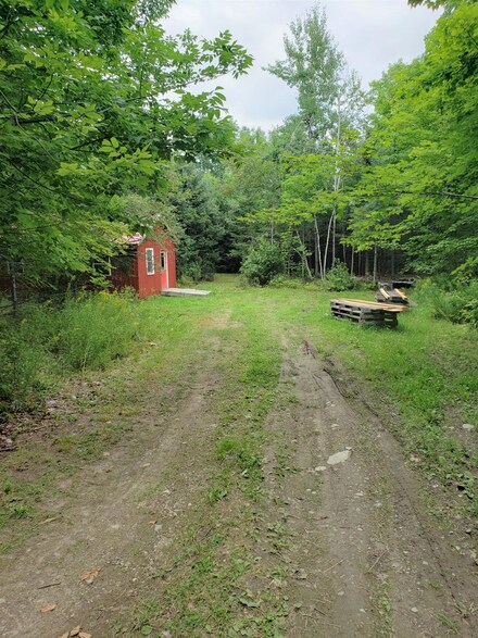 119 Silvers Mills Rd, Dexter, ME 04930