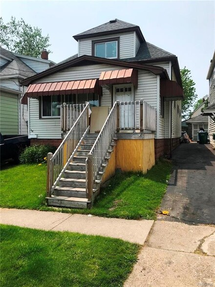 296 Fenton St, Buffalo, NY 14206
